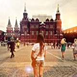 Фото девушки спиной в Москве