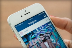 Instagram попытается вернуть пользователей с помощью email-рассылки Highlights