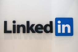 LinkedIn начинает продажу рекламы в России