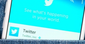 «Твиттер» запустил длинные пре-роллы с функцией промотки